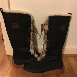 Sorel women’s boots 9